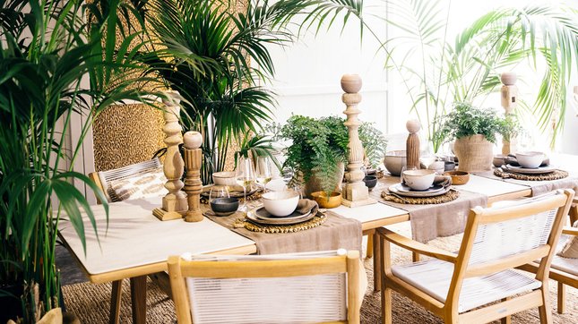 Comment dresser une table de fête originale et tendance au jardin